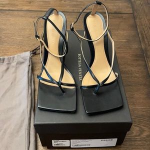 - Bottega Vanetta Pelle S.Gomma in black